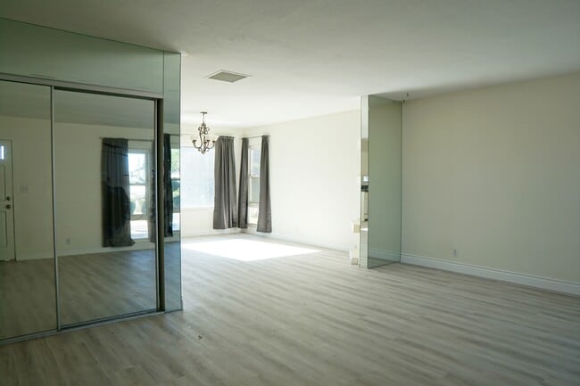 Photo - 39220 Karen St