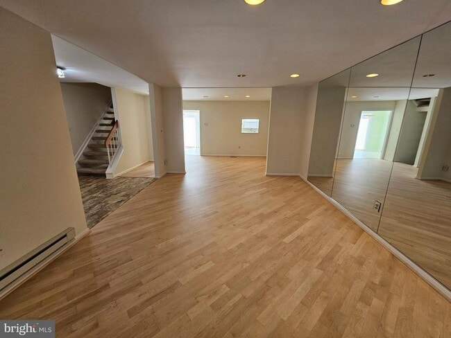 Photo - 6908-6910 Ten Timbers Ln