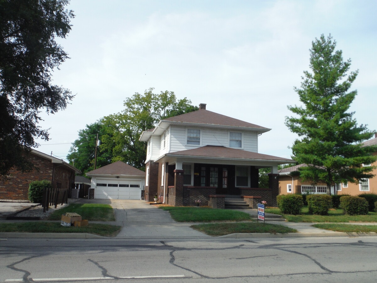 Photo - 814 W 3rd St