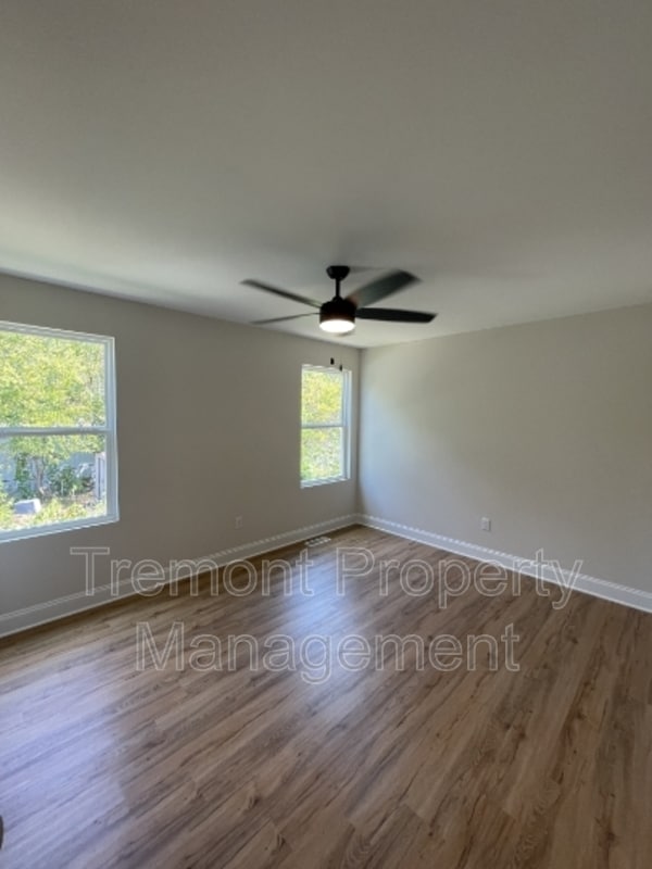 Photo - 3105 E 37th St