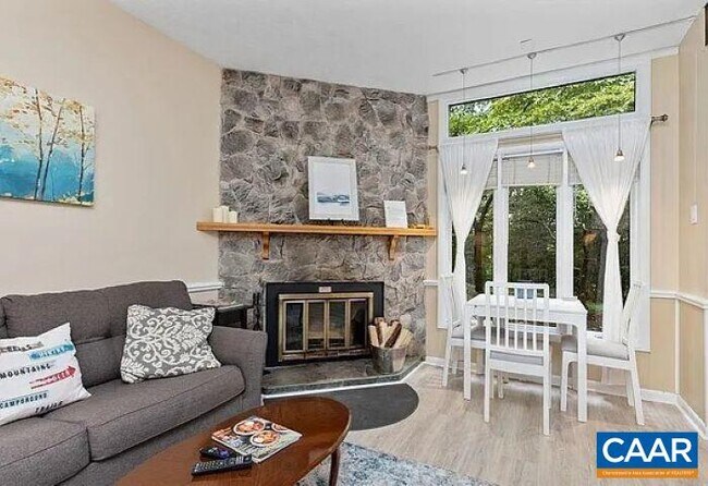 Photo - 718 Laurelwood