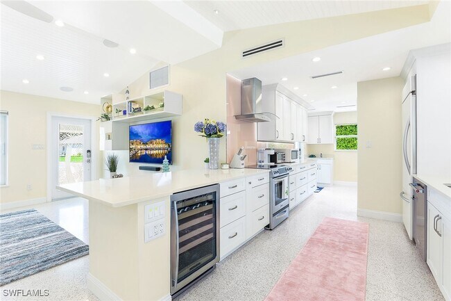 Photo - 1088 Wisconsin Dr