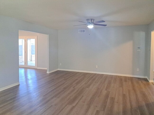 Photo - 4 Bedroom / 2 Bath / 2 Car Garage