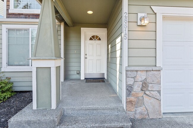 Photo - Beautiful 4 bedroom 2.5 bath in Maple Valley