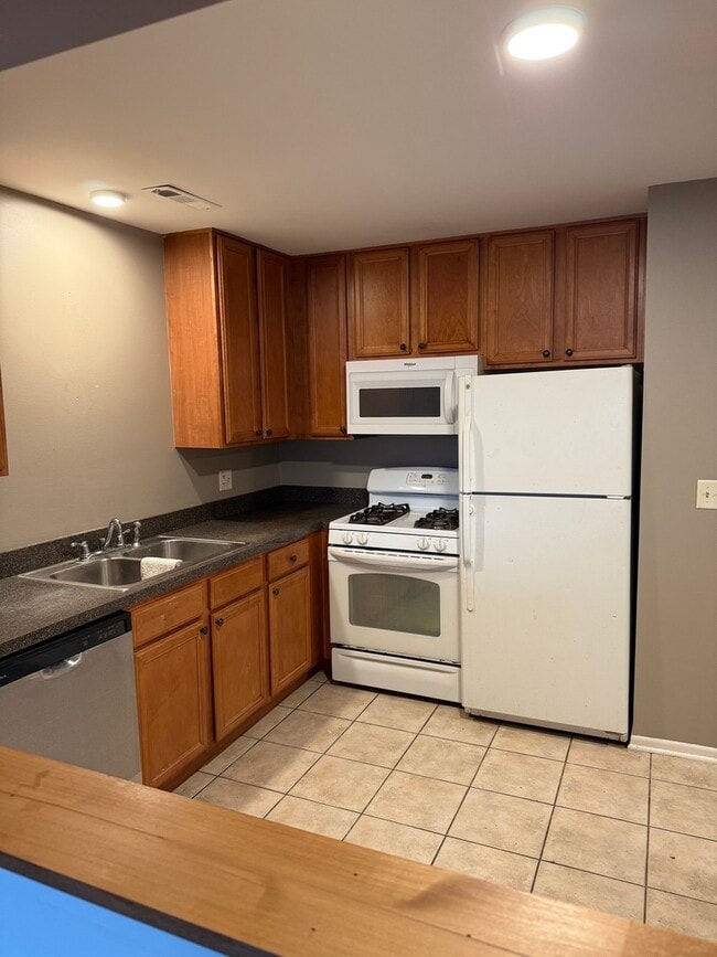 Photo - 2264 Abbeywood Dr Unidad B