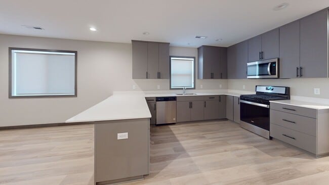 Photo - 1800 Como Ave SE Unit #2