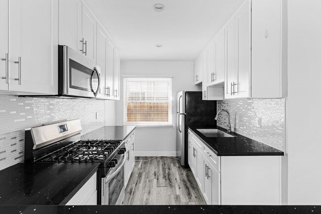 Photo - 241 Bonito Ave Unidad 02