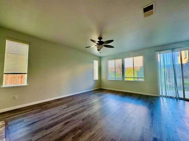 Photo - 4141 Aragon Way Casa