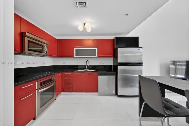 Photo - 253 NE 2nd St Unidad 424