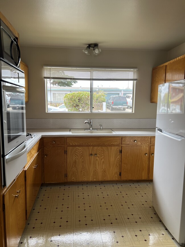 Photo - 1752 Napa St