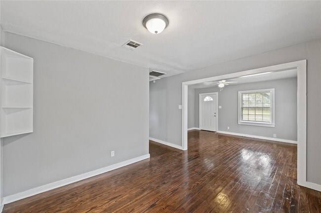 Photo - 4125 Dockrell St