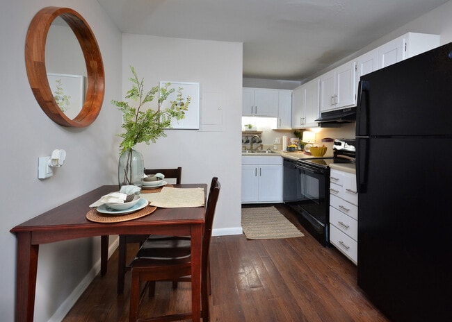 Disposición de la cocina - University Apartments Chapel Hill