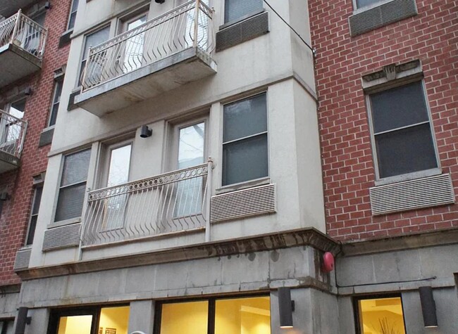 Photo - 41-32 44th St
