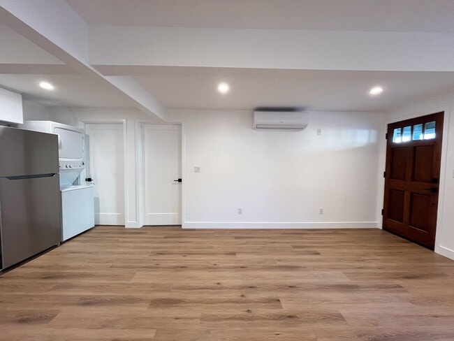 Photo - 221 Sheldon St