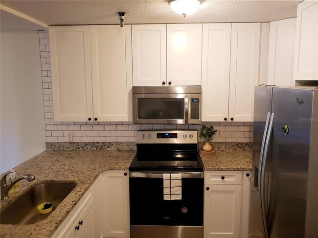 Photo - 15215 Amberly Dr Unidad 208