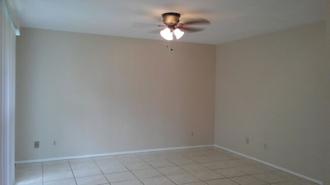 Photo - 3300 Prince Edward Island Cir