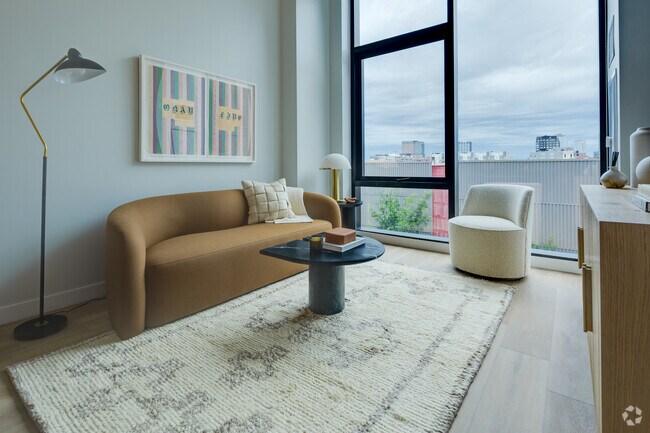 1BR, 1BA - 738SF
