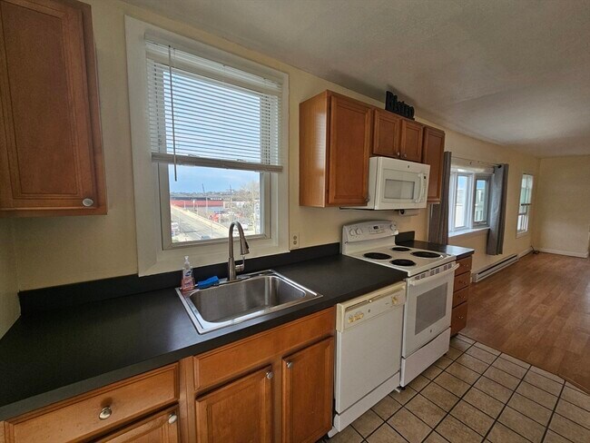 Photo - 464 Meridian St Unit C