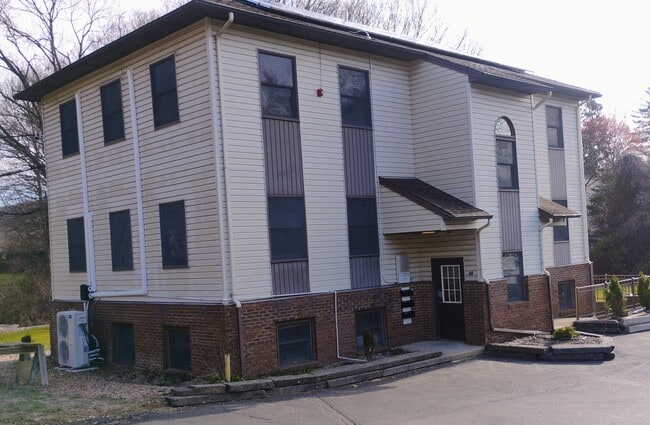 Building Photo - 48 Ringwood Ave Unit 48B Ringwood Ave,