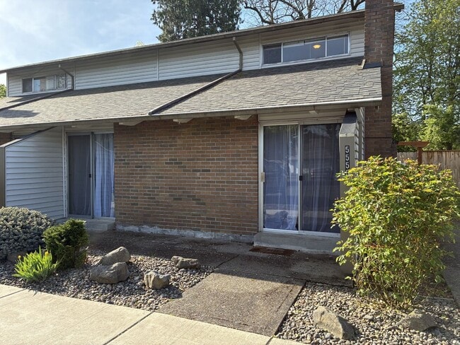 Building Photo - Lombard Unit 5555