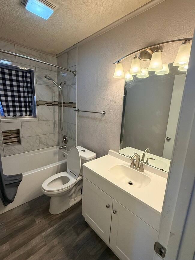 Photo - 5202 Hilltop Dr