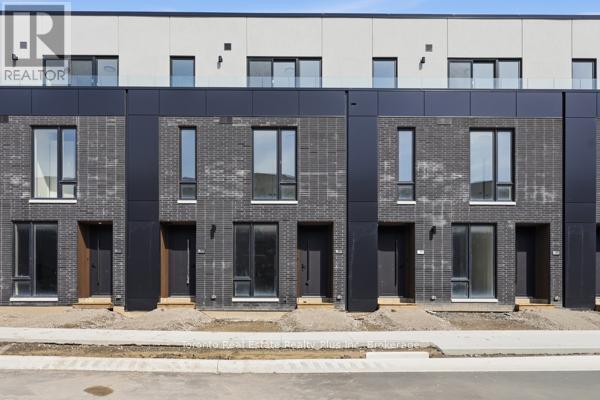 Photo - 154 Everett Common St