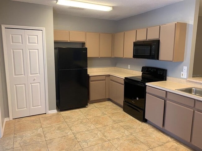 Photo - 120 Nicholas Ct