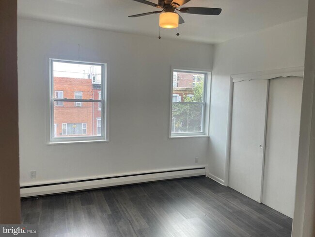 Photo - 1131 E Snyder Ave