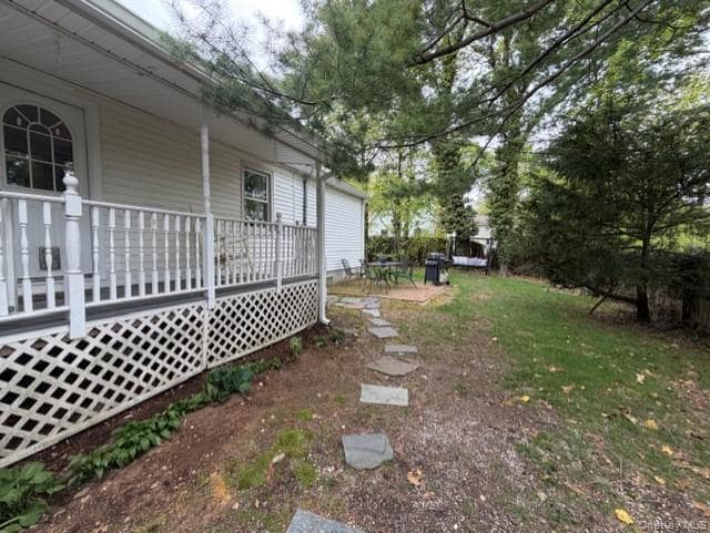 Building Photo - 522 Main St