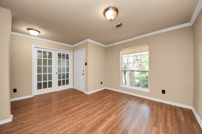 Photo - 1702 Kemah Oaks Dr