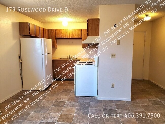 Photo - 179 Rosewood Dr
