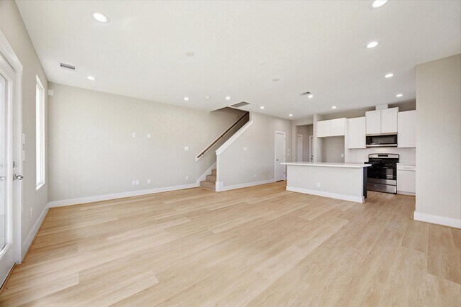 Photo - 8664 Easthaven Blvd