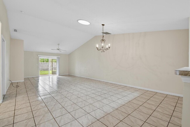 Photo - DUPLEX