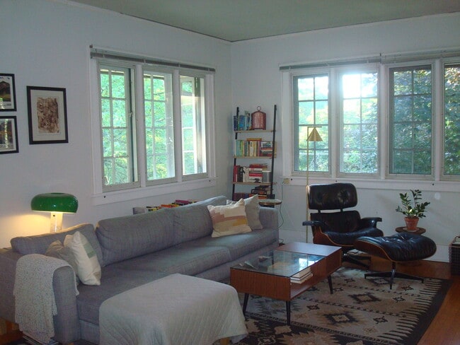 Living Room - 457 Paris Ave SE Unit Apt. B