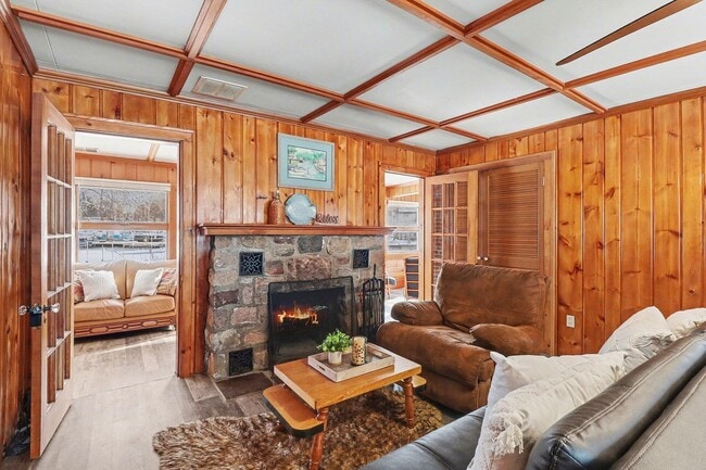11637 Algonquin Dr
