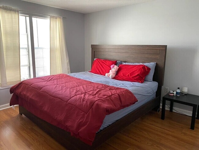 Photo - 5 Thoreau Ct