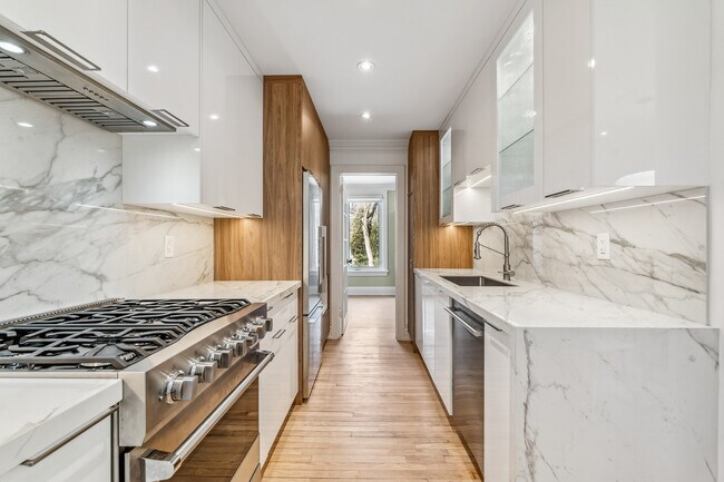 Photo - 254 Cottingham St