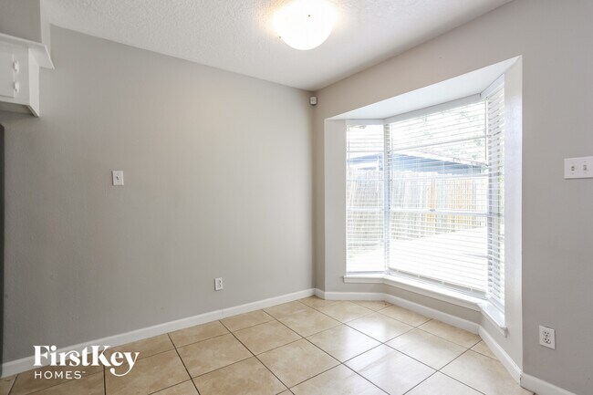 Photo - 2111 Savanna Ct N