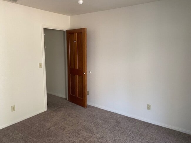 Photo - 848 Woodland Ave