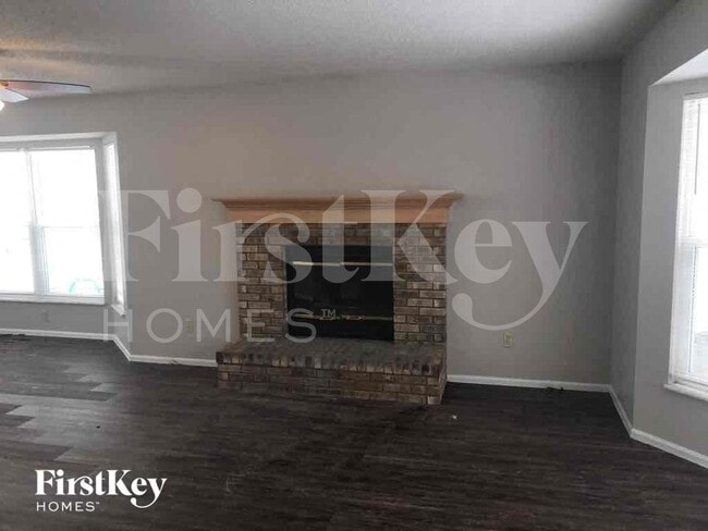 Photo - 4801 Greenburg Dr