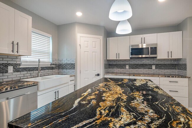 Photo - 3144 Catamore Ln