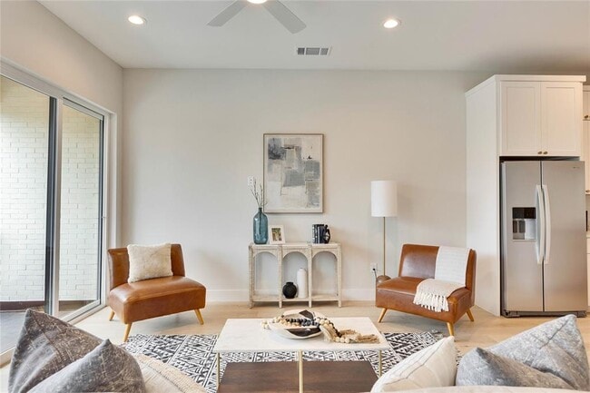 Building Photo - 1937 E 38th 1/2 St