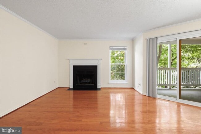 Photo - 1527 Lincoln Way Unit 201B