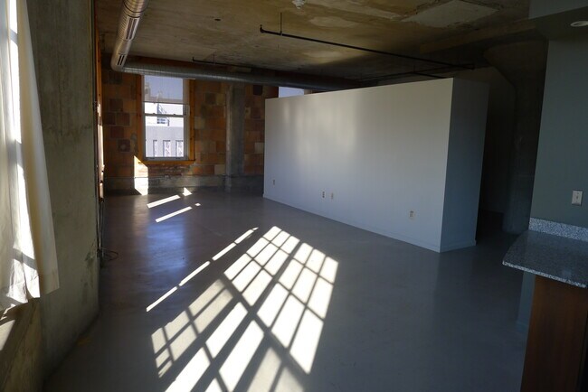 Photo - 41 Burroughs St Unidad 205