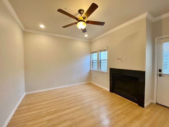 Photo - 140 Valley Oak Dr Unit 140