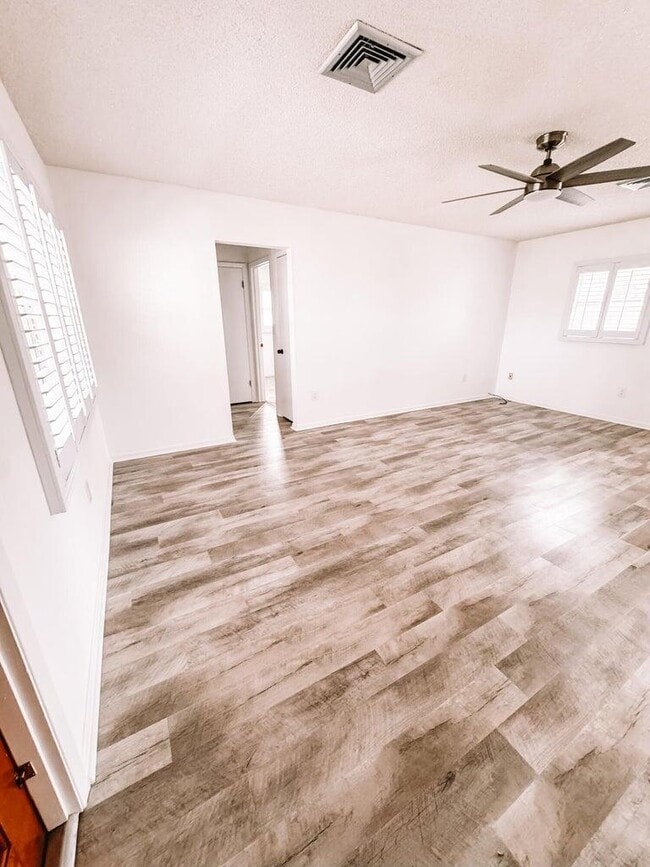 Photo - 8053 SE Carlton St