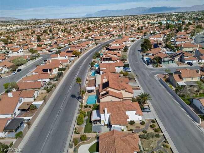 Photo - 4835 Illustrious St