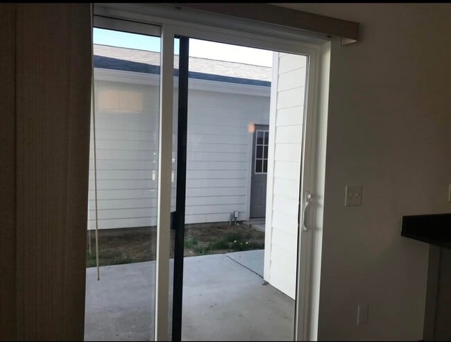 Building Photo - 1072 Rosa Way Rental