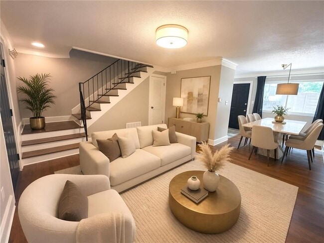 411 Tenth Street, 7