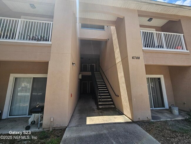 Building Photo - 6788 Manotak Oaks Dr Unit 104 Rental